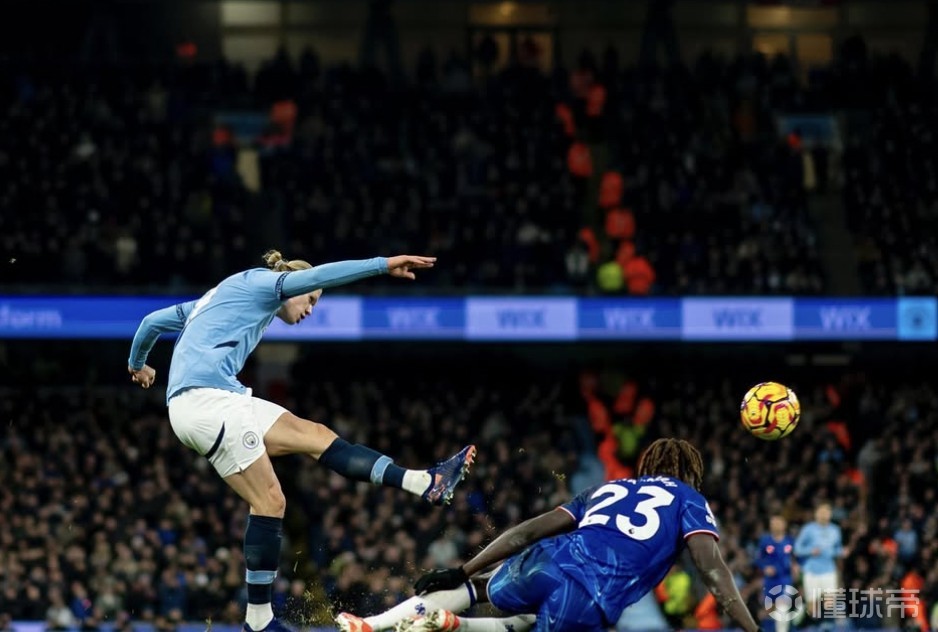 哈兰德在切尔西比赛中关键助攻,绝杀引发热议的球员 哈兰德在切尔西比赛中关键助攻,绝杀引发热议的球员